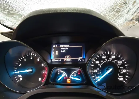 2018 Ford Escape Titanium z USA, uszkodzony, nr VIN 1FMCU9J9XJUA06137